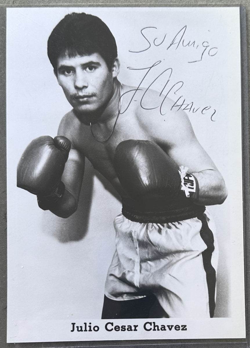 CHAVEZ, JULIO CESAR VINTAGE SIGNED PHOTO (JSA) – JO Sports Inc.
