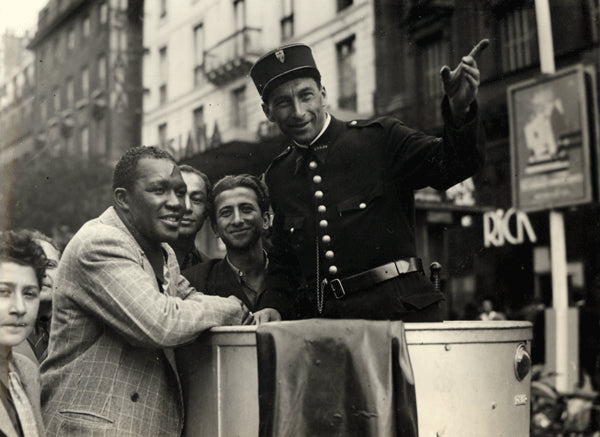 WILLIAMS, HOLMAN WIRE PHOTO (1946 IN PARIS FOR CERDAN FIGHT)