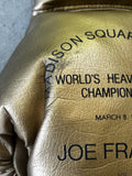 ALI, MUHAMMAD-JOE FRAZIER I SOUVENIR GOLD GLOVE (1971)