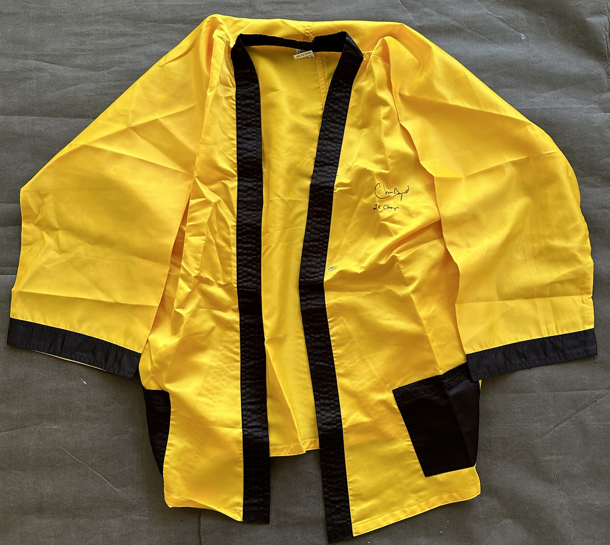 Chris Hero Robe BYRD, CHRIS SIGNED BOXING ROBE (SCHWARTZ SPORTS AUTHENTICATED) – JO ...