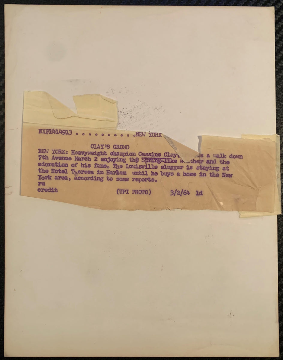 ALI, MUHAMMAD ORIGINAL TYPE 1 PHOTOGRAPH (1964 IN HARLEM AFTER WINNING ...