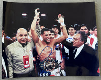 DE LA HOYA, OSCAR SIGNED PHOTO