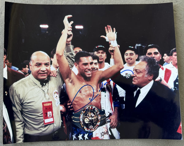 DE LA HOYA, OSCAR SIGNED PHOTO
