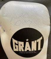 DURAN, ROBERTO SIGNED FIGHT WORN GLOVES (2000-PAT LAWLOR FIGHT)