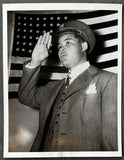 LOUIS, JOE ORIGINAL TYPE 1 PHOTO (1942-ABOUT TO BE DRAFTED INTO THE ARMY)