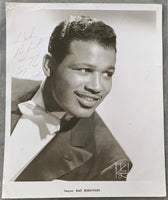 ROBINSON, SUGAR RAY SIGNED STUDIO PHOTOGRAPH (PSA/DNA)