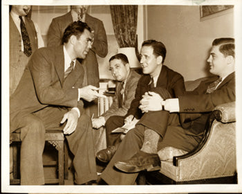 SCHMELING, MAX WIRE PHOTO (1937-PLANNING BRADDOCK FIGHT)