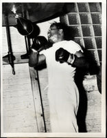 ROBINSON, SUGAR RAY WIRE PHOTO (TRAINING FOR BASILIO)