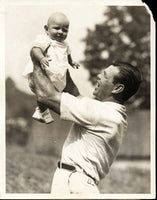 WALKER, MICKEY & SON WIRE PHOTO
