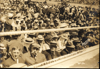 SULLIVAN, JOHN L. ANTIQUE PHOTO (1910-RINGSIDE AT JOHNSON-JEFFRIES FIGHT)