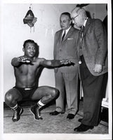 ROBINSON, SUGAR RAY TRAINING WIRE PHOTO