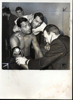 ROBINSON, SUGAR RAY-ARMAND VANUCCI ORIGINAL WIRE PHOTO (1963)