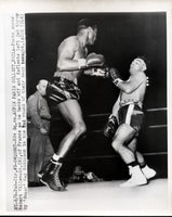 ROBINSON, SUGAR RAY-ROBERT VILLEMAIN ORIGINAL WIRE PHOTO (1950)