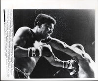 LISTON, SONNY-HENRY CLARK WIRE PHOTO (1968)