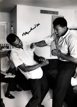 ALI, MUHAMMAD SIGNED PHOTO