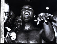 ALI, MUHAMMAD WIRE PHOTO (1965-SECOND LISTON FIGHT)