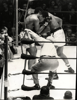 ALI, MUHAMMAD-ERNIE TERRELL WIRE PHOTO (1967)