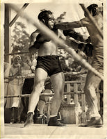 WALKER, MICKEY ORIGINAL WIRE PHOTO (TRAINING FOR SCHMELING-1932)