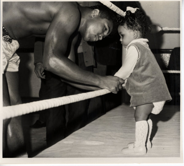 ALI, MUHAMMAD WIRE PHOTO (1966-TRAINING FOR LONDON)