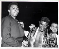 ALI, MUHAMMAD & FLOYD PATTERSON WIRE PHOTO (AFTER PATTERSON-CHUVALO FIGHT)