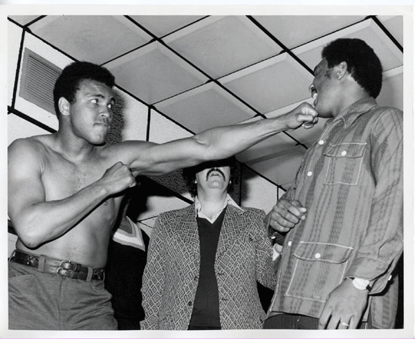 ALI, MUHAMMAD-GEORGE FOREMAN WIRE PHOTO (1974)