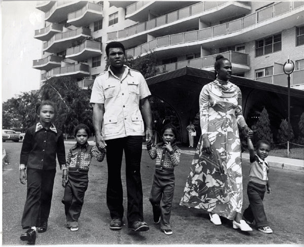 ALI, MUHAMMAD & FAMILY WIRE PHOTO