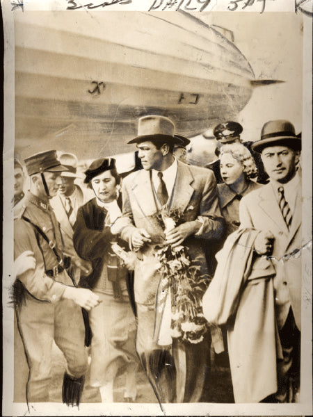 SCHMELING, MAX WIRE PHOTO (LANDING FROM HINDENBURG)