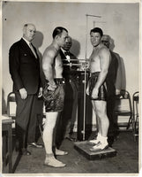 WALKER, MICKEY-JACK SHARKEY WIRE PHOTO (1931-WEIGHING IN)
