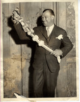 SHARKEY, JACK ORIGINAL WIRE PHOTO (1932-WITH CHAMPIONSHIP BELT)