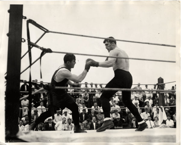 CARNERA, PRIMO TRAINING CAMP WIRE PHOTO (1930)