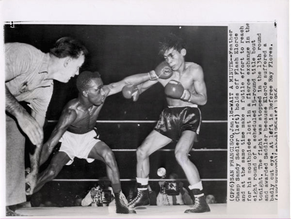 SADDLER, SANDY-FLASH ELORDE WIRE PHOTO (1956)