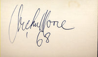 MOORE, ARCHIE SIGNED INDEX CARD (1968)