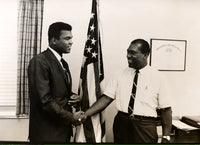 ALI, MUHAMMAD LARGE FORMAT HOWARD BINGHAM PHOTO (1967-DAY ALI WAS INDICTED)