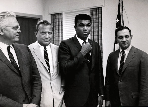 ALI, MUHAMMAD LARGE FORMAT HOWARD BINGHAM PHOTO (1967-DAY ALI WAS INDI ...