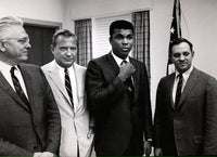 ALI, MUHAMMAD LARGE FORMAT HOWARD BINGHAM PHOTO (1967-DAY ALI WAS INDICTED)