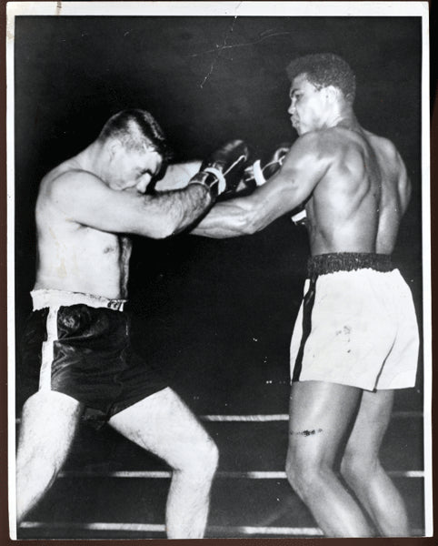 CLAY, CASSIUS-WILLIE BESMANOFF WIRE PHOTO (1961)