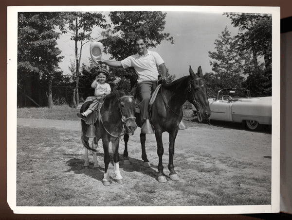 MARCIANO, ROCKY WIRE PHOTO (WITH DAUGHTER)