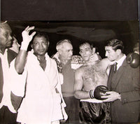 ROBINSON, SUGAR RAY-ARMAND VANUCCI ORIGINAL LARGE FORMAT PHOTOGRAPH (1963)