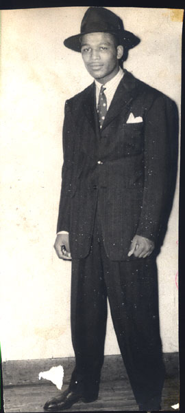 ROBINSON, SUGAR RAY ANTIQUE PHOTO (CIRCA 1940)