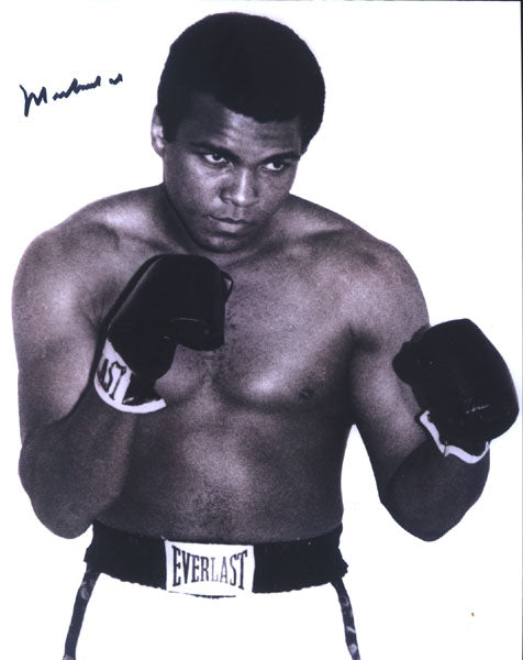 ALI, MUHAMMAD SIGNED PHOTO (8" x 10")