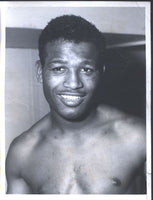 ROBINSON, SUGAR RAY ORIGINAL WIRE PHOTO (SMILING-1949)