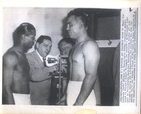 ROBINSON, SUGAR RAY-ROBERT VILLEMAIN ORIGINAL WEIGH-IN WIRE PHOTO (