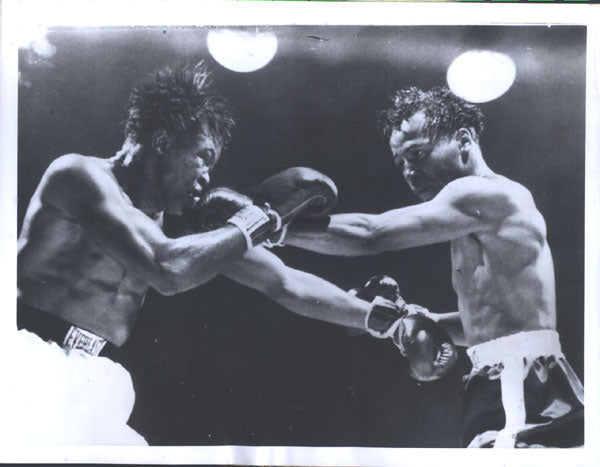 GAVILAN, KID-JOHNNY BRATTON ORIGINAL WIRE PHOTO (1953)