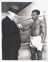 WRIGHT, CHALKY ORIGINAL WIRE PHOTO (1942-PREPARING FOR PEP)