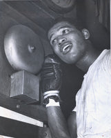 ROBINSON, SUGAR RAY PREPARING FOR LAMOTTA WIRE PHOTO (1951)