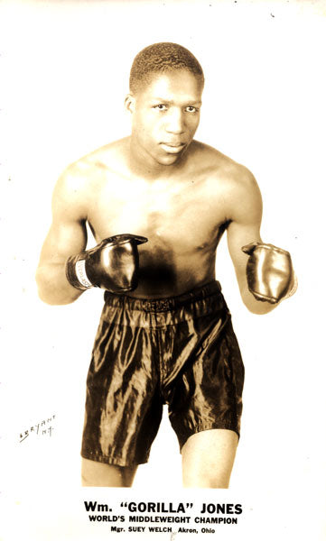 JONES, WILLIAM "GORILLA" ORIGINAL PROMTIONAL PHOTOGRAPH (AS CHAMPION)