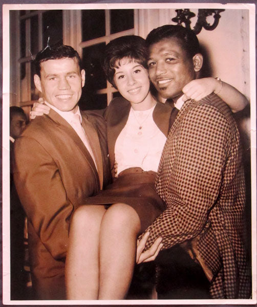 ROBINSON, SUGAR RAY & TERRY DOWNES LARGE FORMAT PHOTOGRAPH (1962-PREFIGHT)