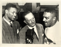 VALDES, NINO-BOB BAKER WIRE PHOTO (1955POSING WITH ANNOUNCER TOM MANNING)