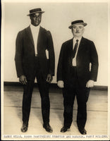 WILLS, HARRY WIRE PHOTO (WITH MANAGER PADDY MULLINS)