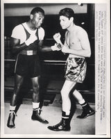 CARTER, JIMMY-LAURO SALAS WIRE PHOTO (SQUARING OFF-1952)